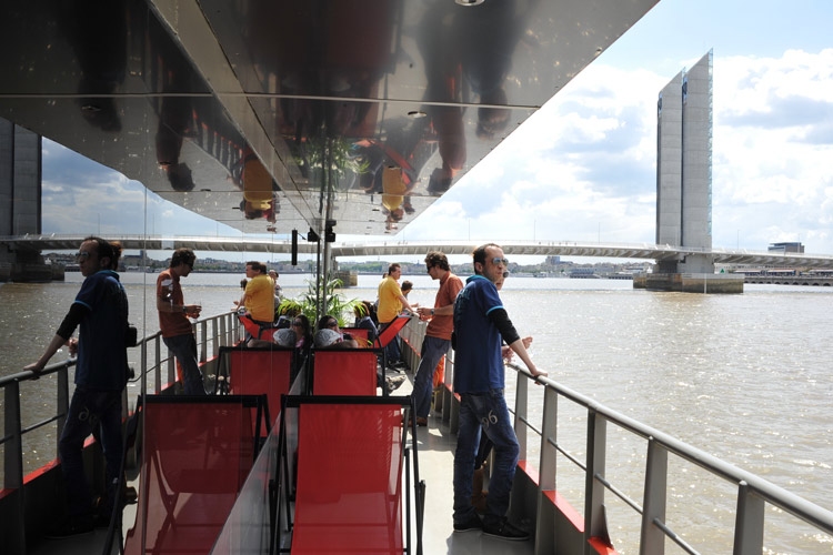 104-croisiere-degustation-cite-du-vin_ponton.jpg