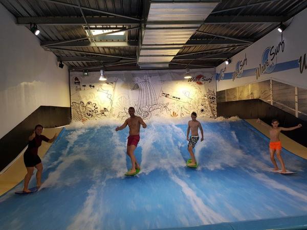 262-wafe-surf-cafe-vague-famille2.jpg