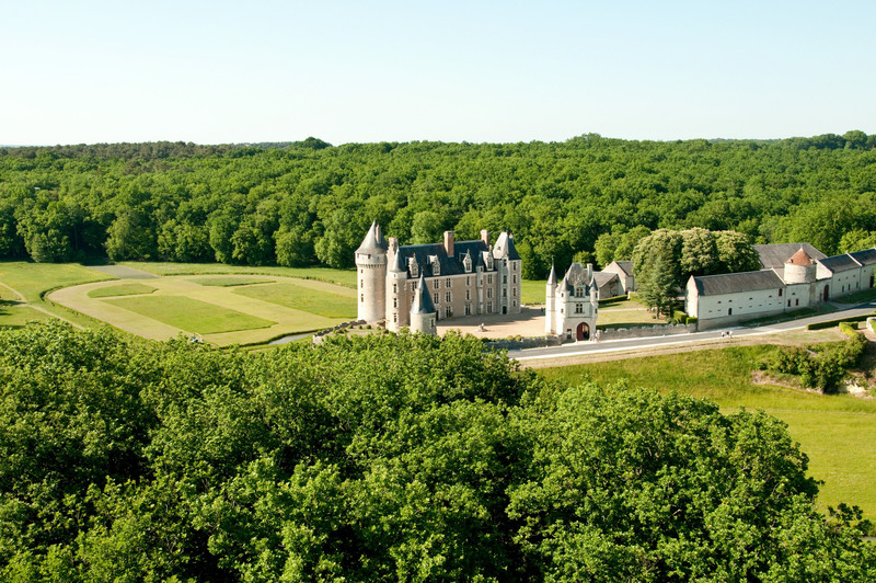 143-montpoupon-vue-aerienne.jpg