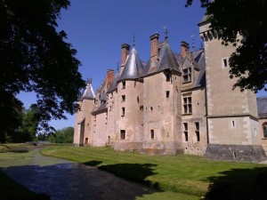 Chateau-meillant-cher-facade-medievale