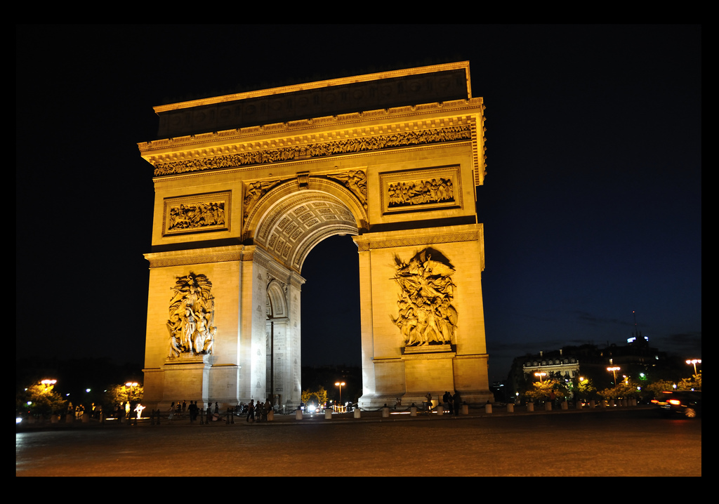 55-arc-de-triomphe-nuit.jpg