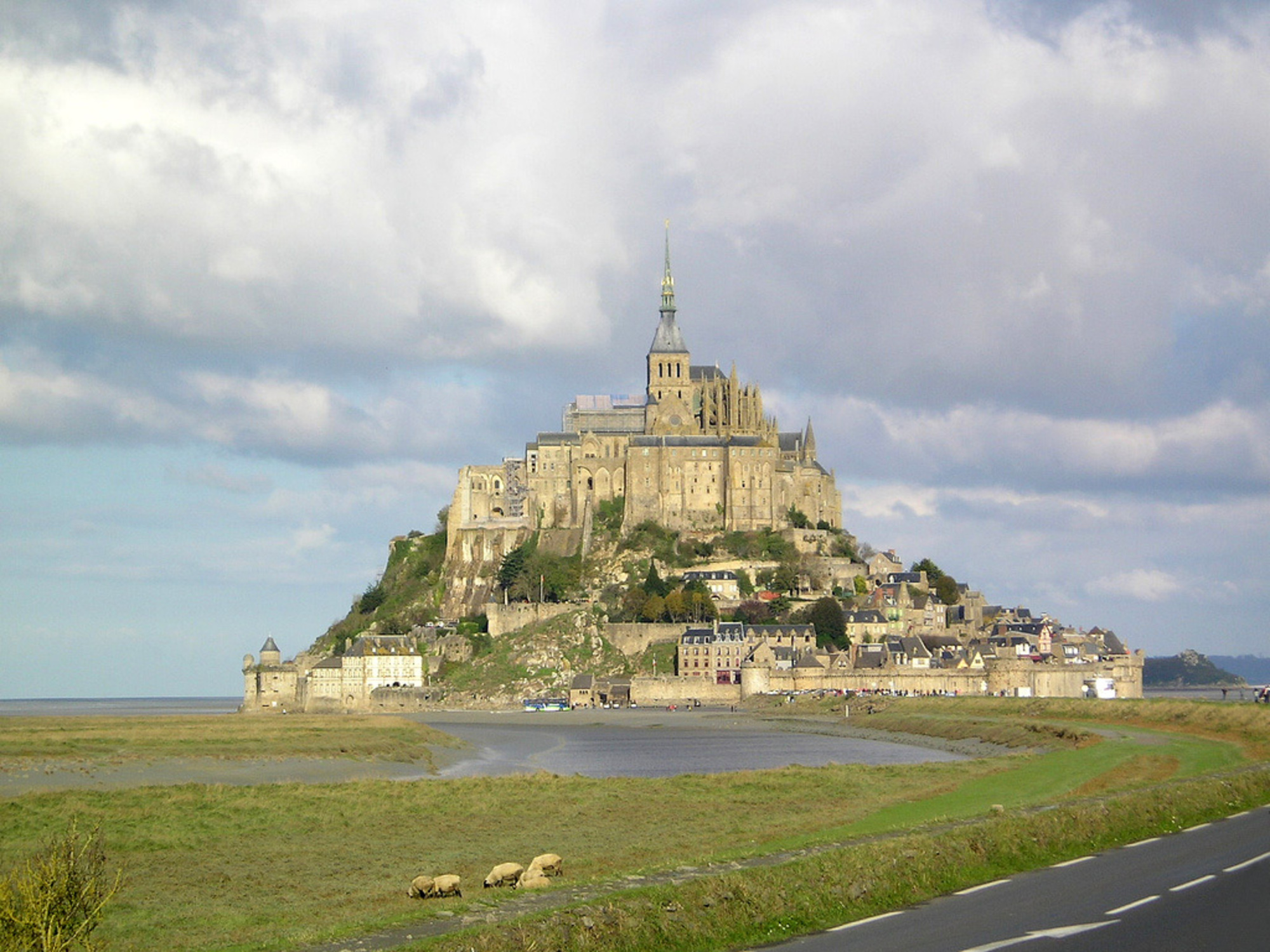 mont-saint-michel-vue-aerienne-manche.jpg