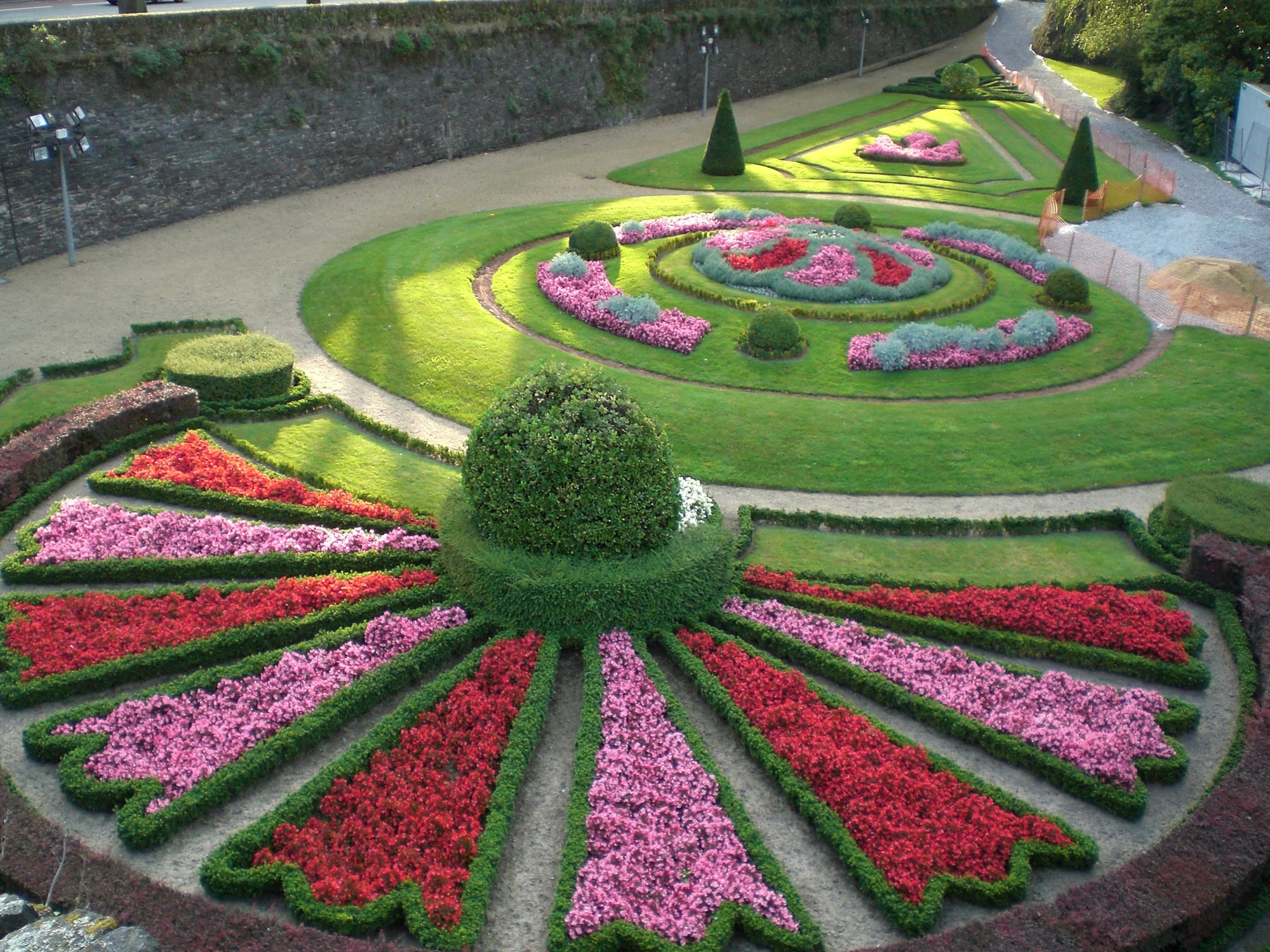 60-jardin_chateau_angers_multicolore.jpg