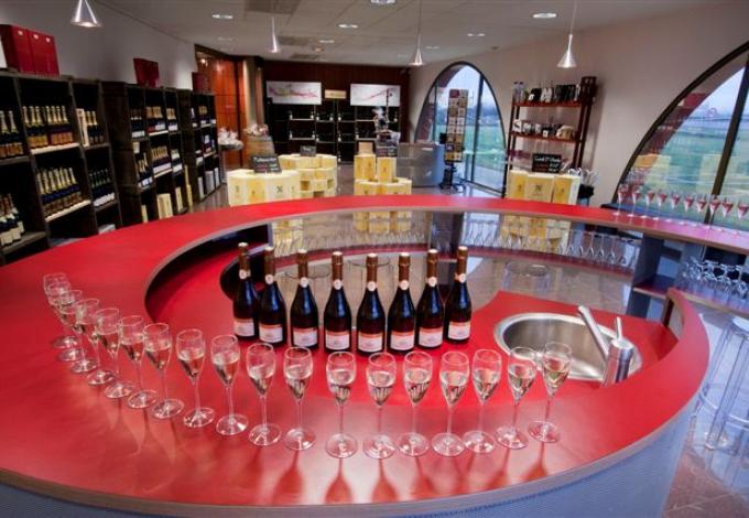 70-la-degustation-cave-veuve-ambal.jpg