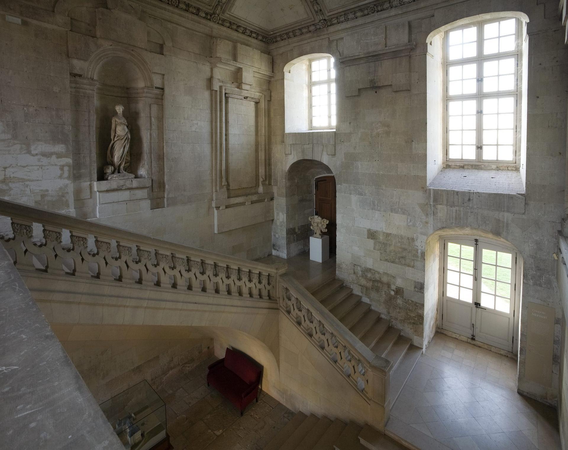 79-chateau-blois-vestibule-aile-gaston-orleans.jpg