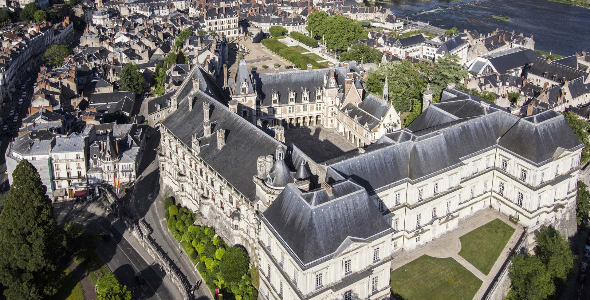  chateau-royal-blois-vue-d-en-haut.jpg