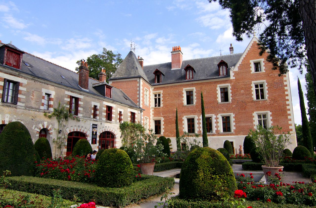 83-le-clos-luce-jardin-et-chateau-centre.jpg