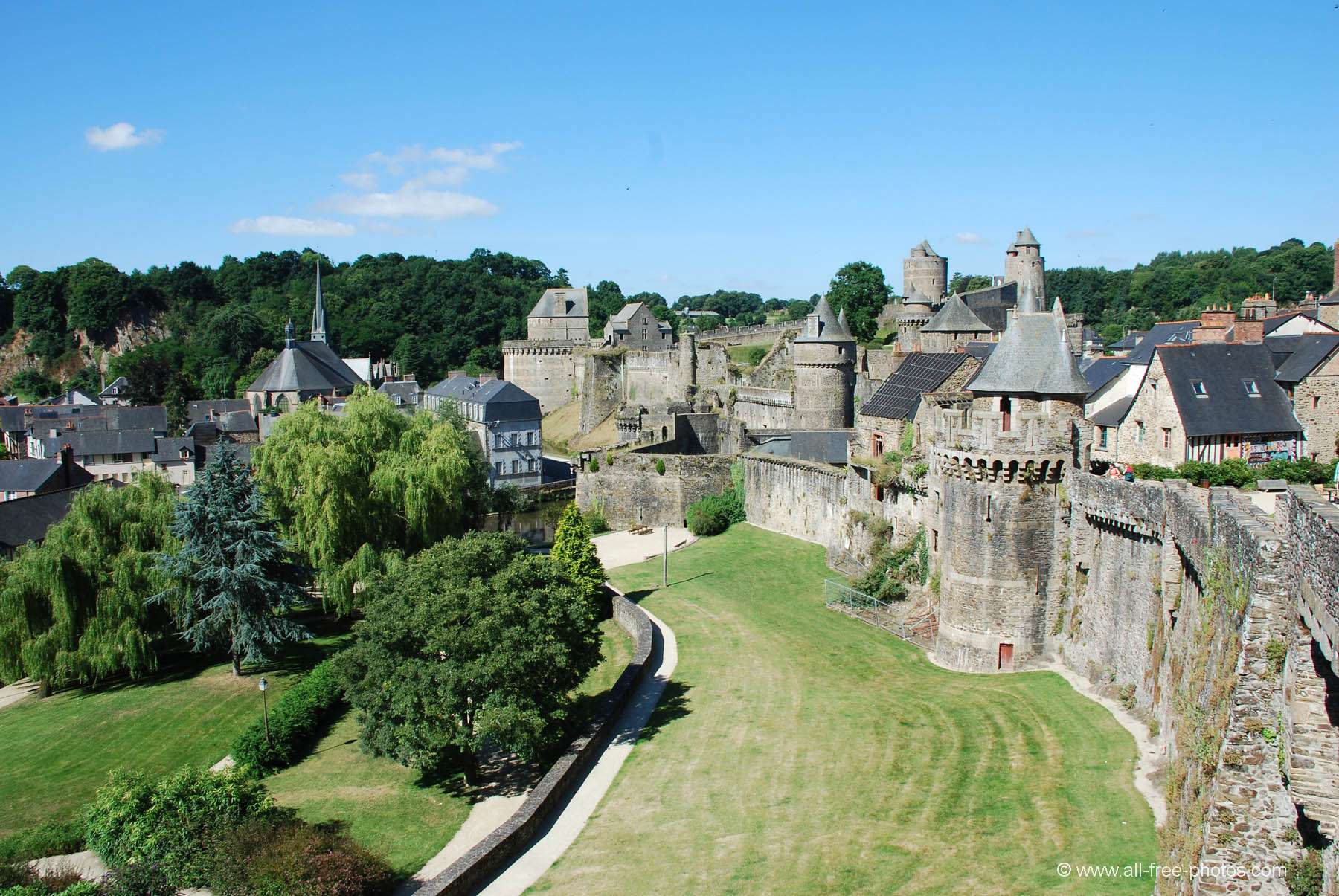 240-photo-chateau-de-fougeres-35-1.jpg