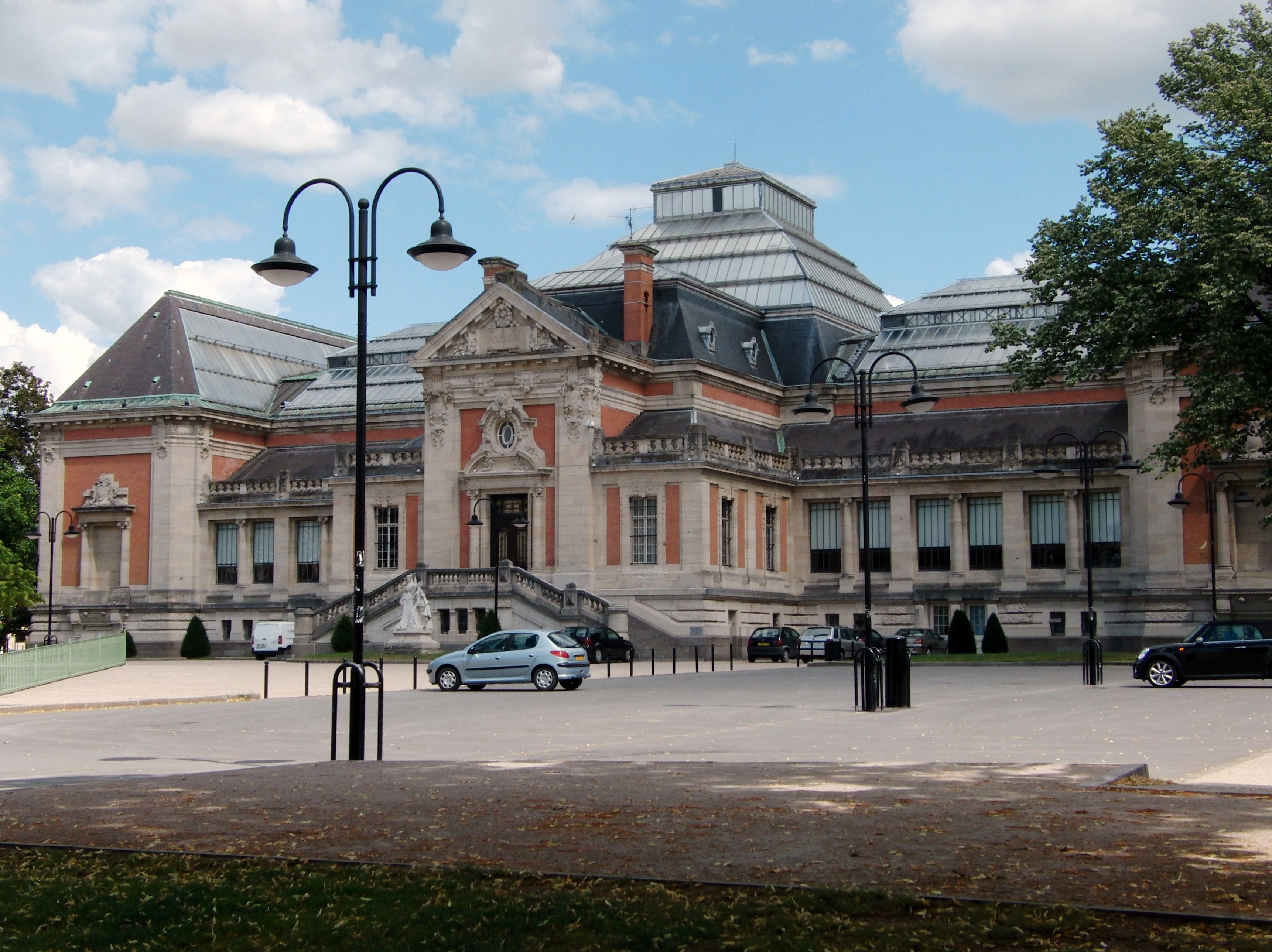 263-valenciennes_facade_du_musee_des_beaux-arts.jpg