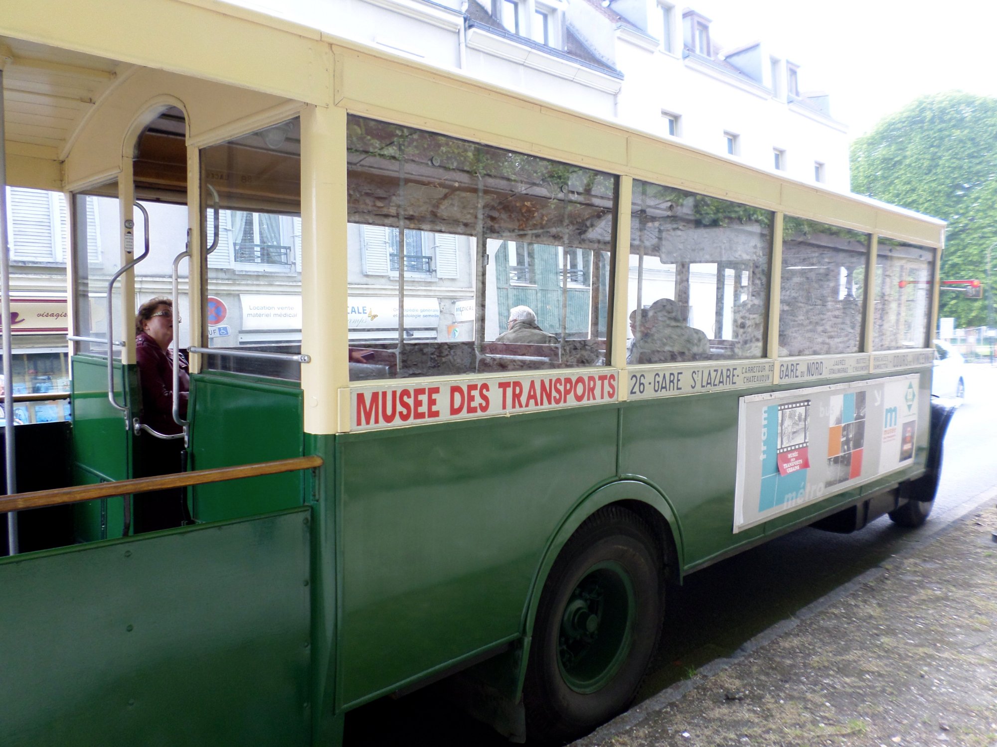 306-bus-parisien.jpg