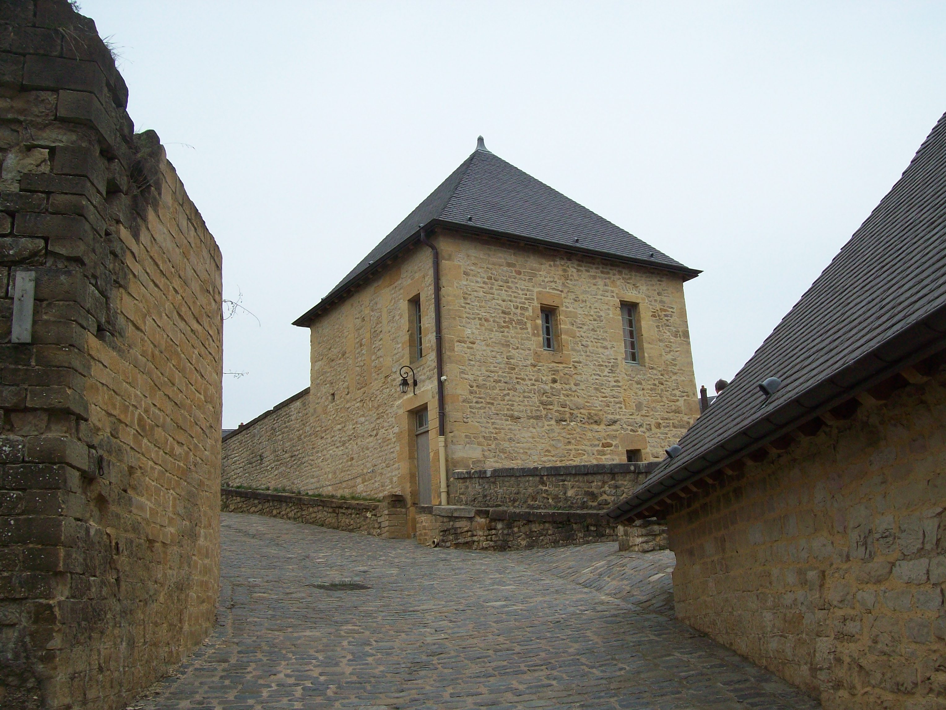 333-chateau_fort_de_sedan.jpg