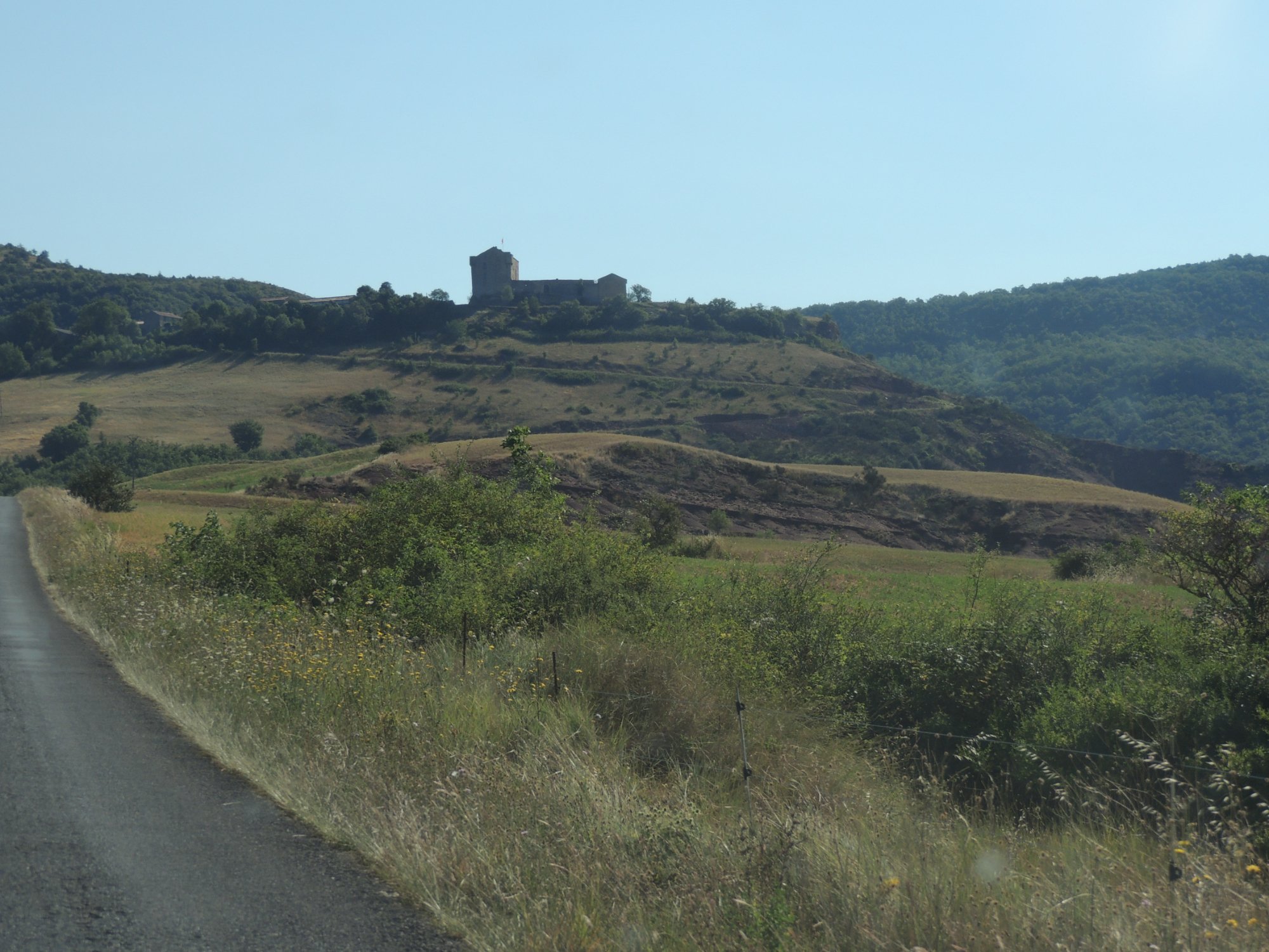 340-chateau-de-montaigut.jpg