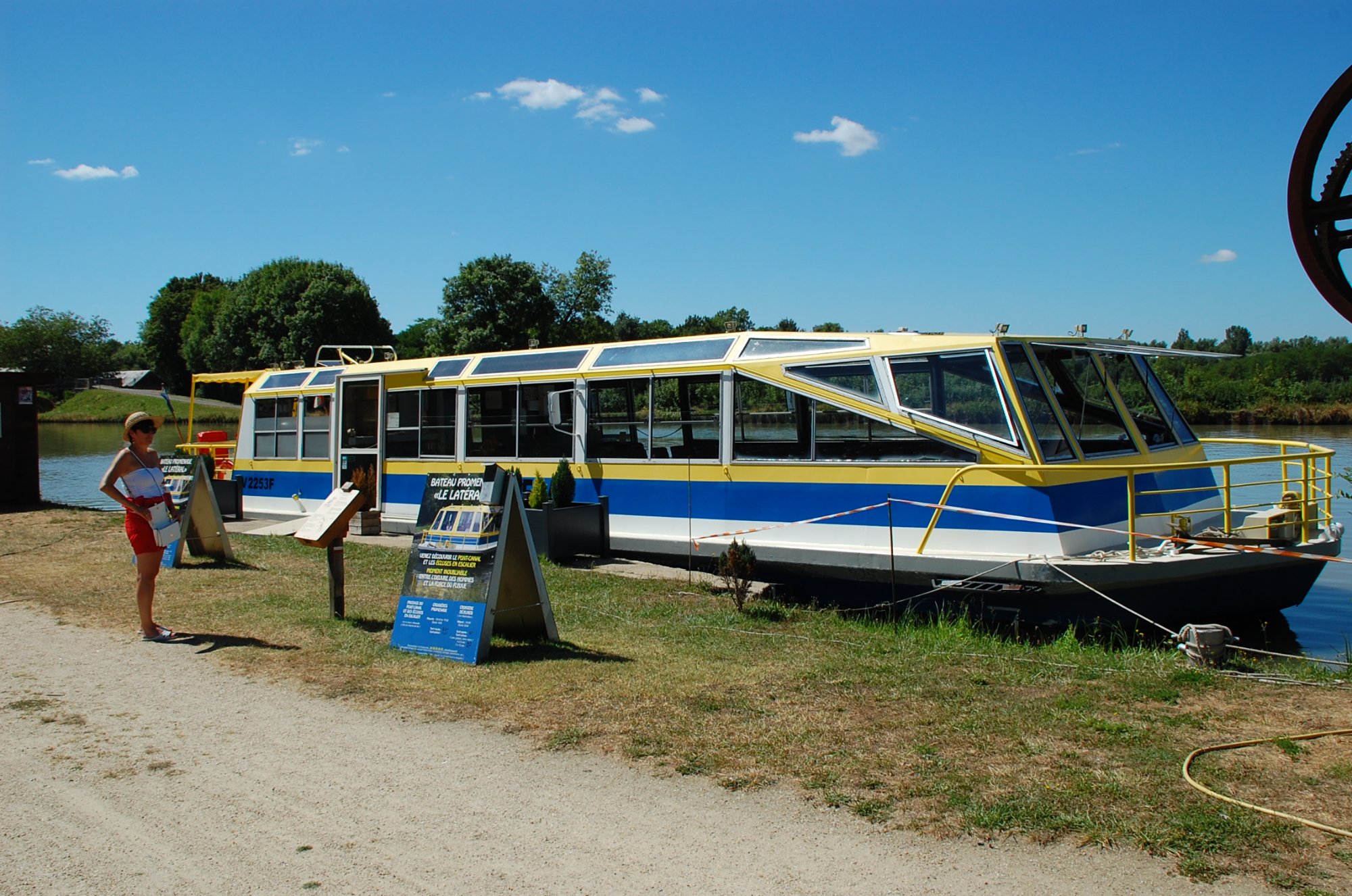 543-bateau-le-lateral.jpg