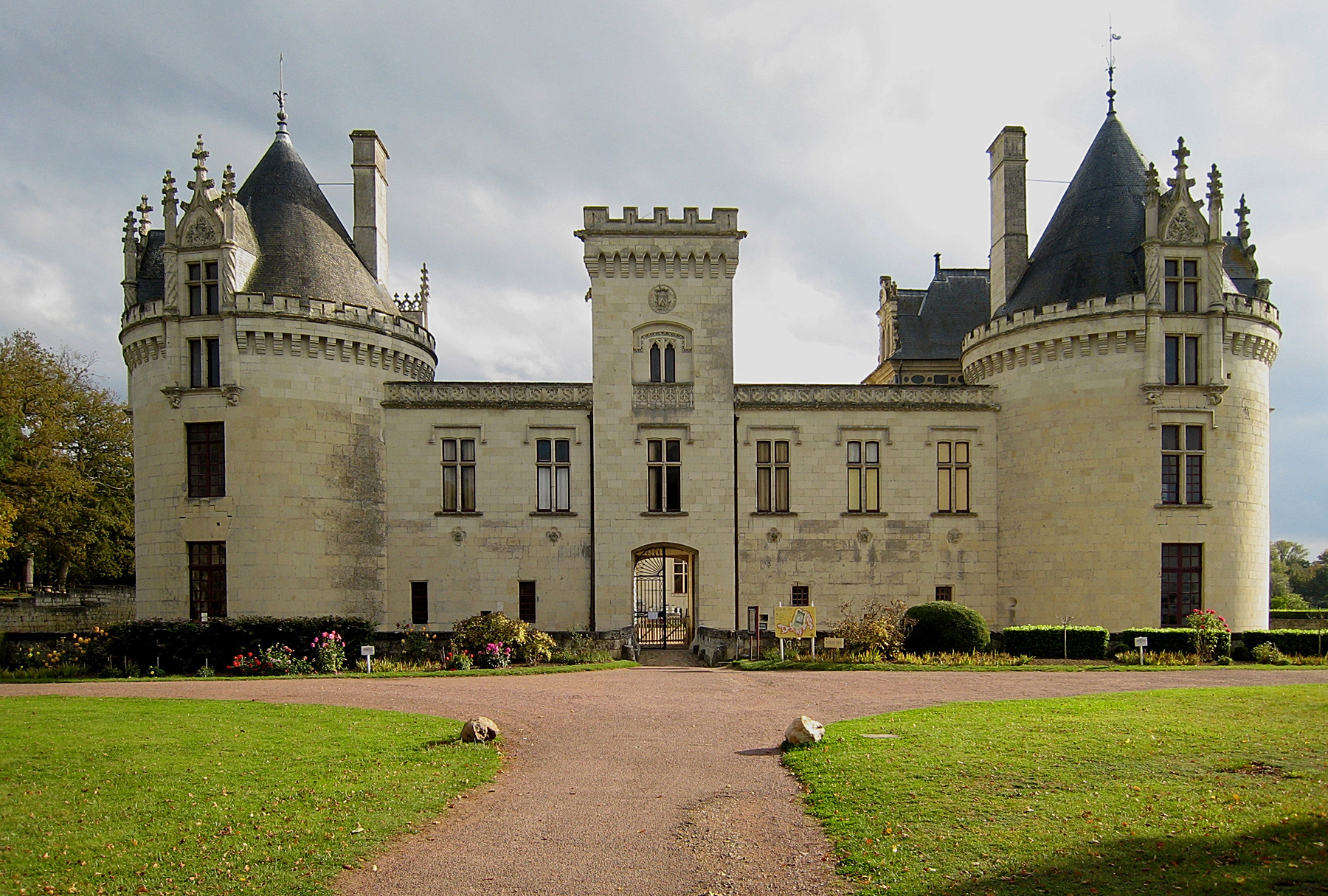 578-chateau-breze-maine-et-loire.jpg
