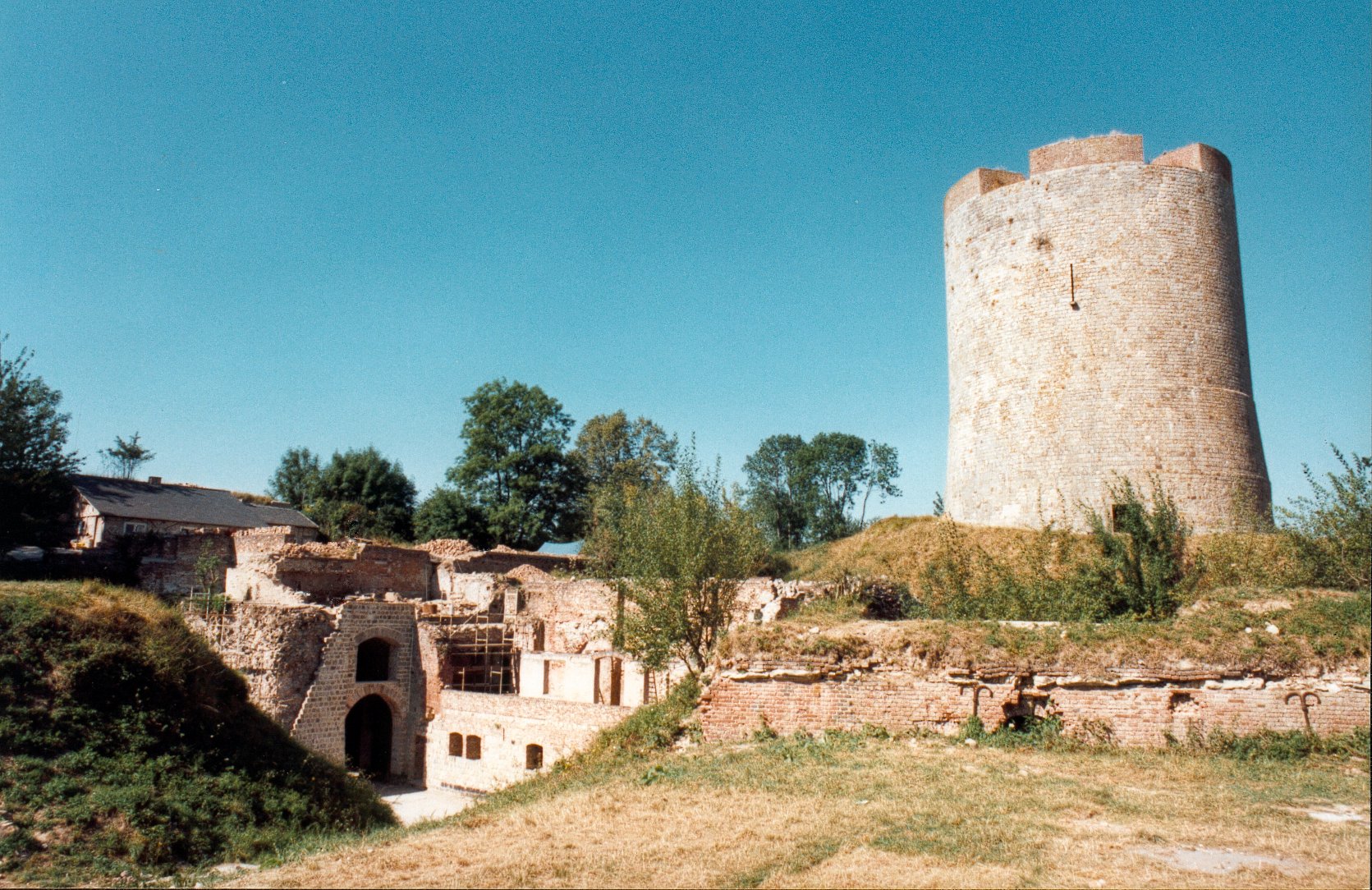 602-chateau-fort-guise-aisne.jpg