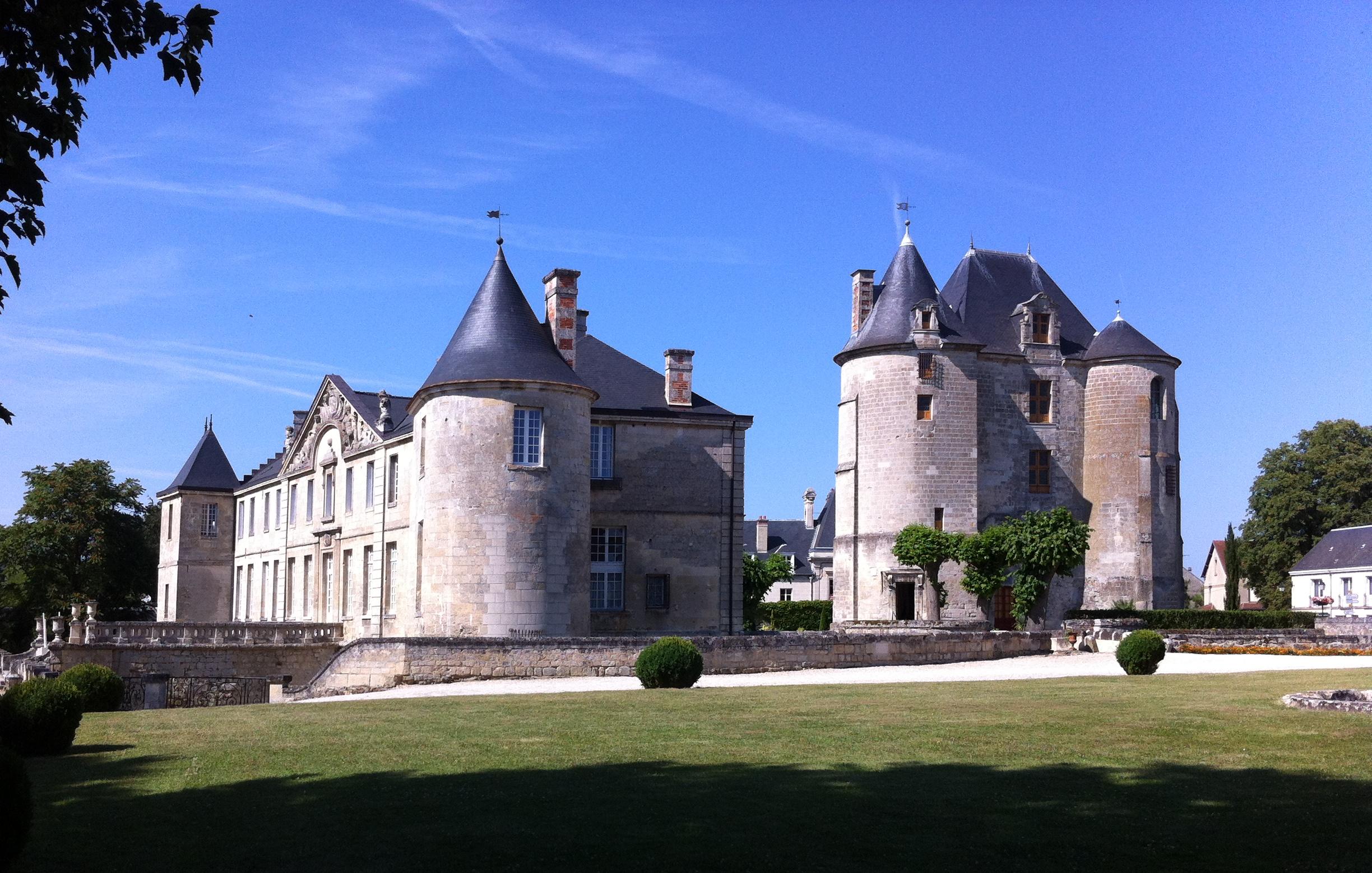 606-chateau_vic-sur-aisne_l.jpg