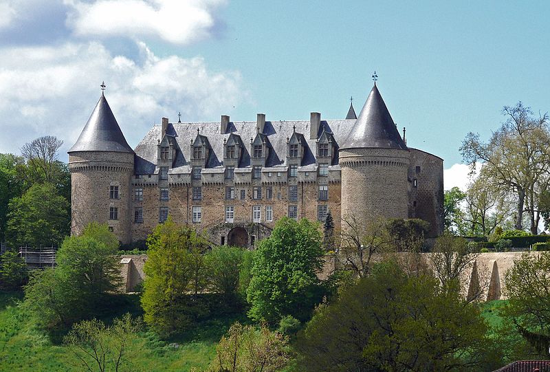 685-rochechouart-chateau-musee-haute-vienne.jpg