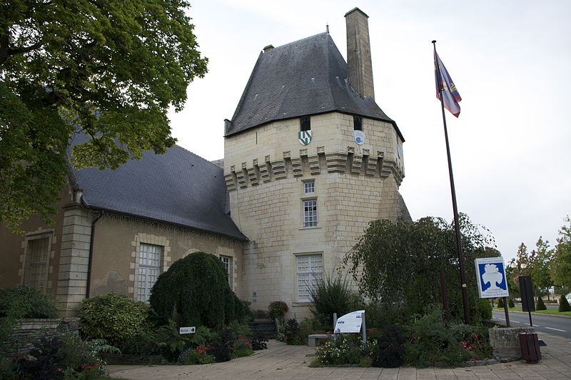 731-chateau-des-ponts-musee-des-coiffes-maine-loire.jpg