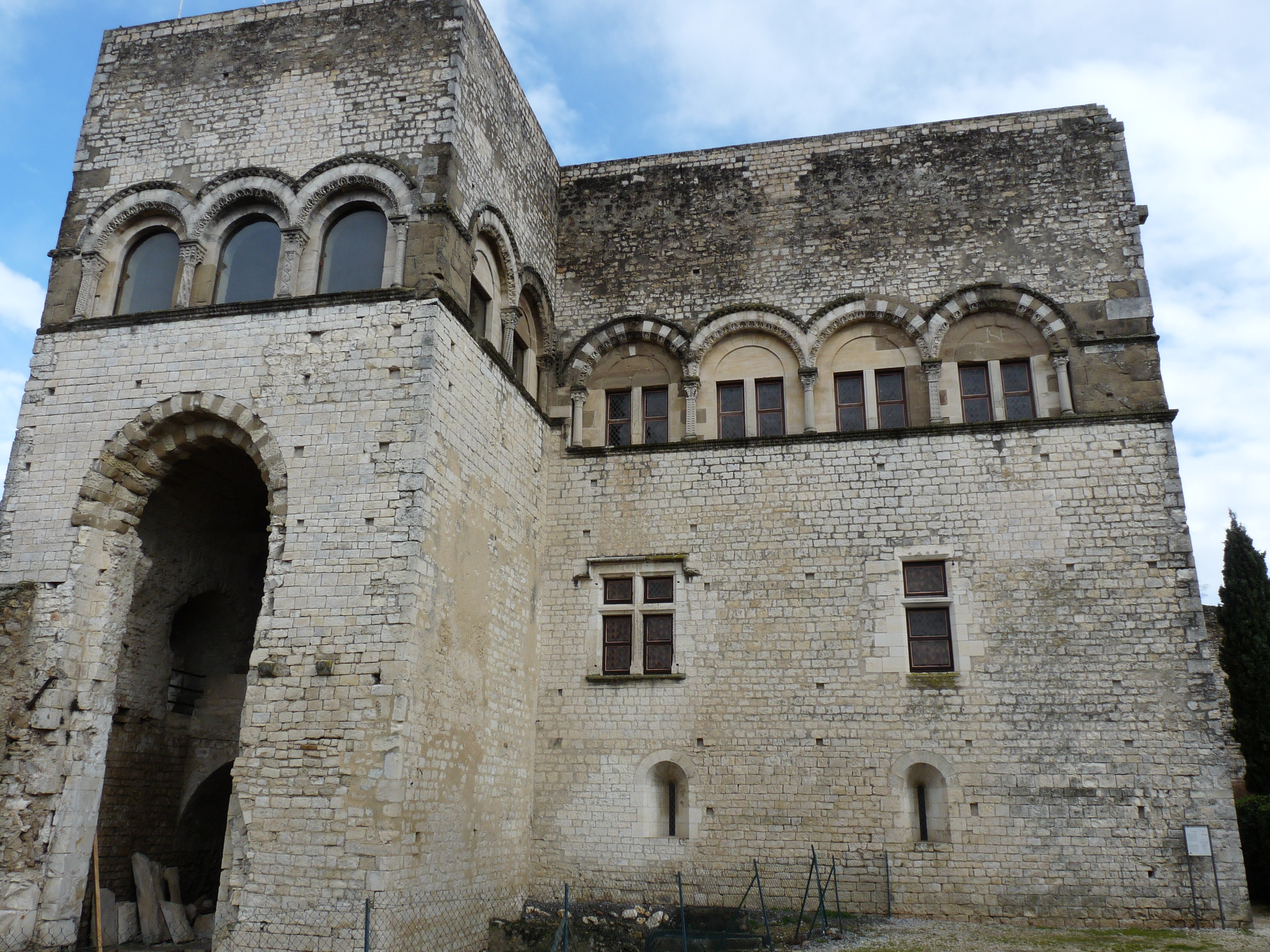 774-chateau_des_adhemar_montelimar.jpg
