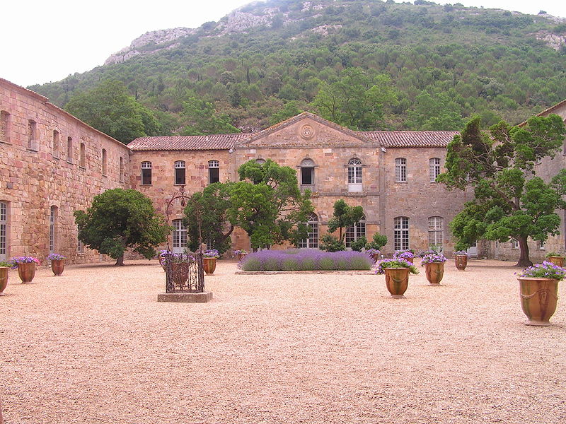 1025-abbaye_fontfroide_narbonne-aude.jpg