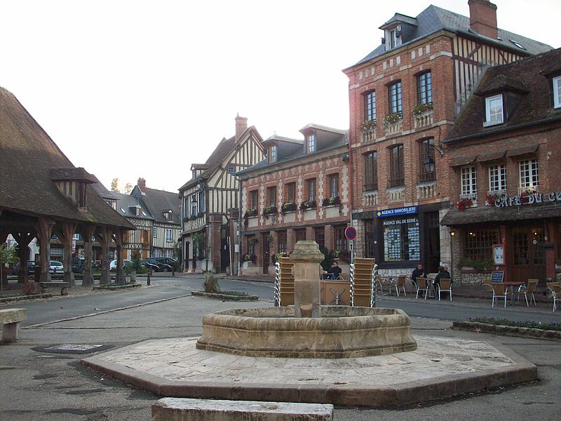 1077-lyons-la-foret-plus-beaux-villages-de-france-eure.jpg