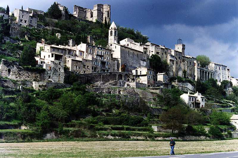 1079-montbrun-les-bains-plus-beaux-villages-de-france-drome.jpg