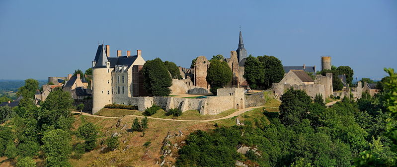 1100-sainte-suzanne-plus-beaux-villages-de-france-mayenne.jpg