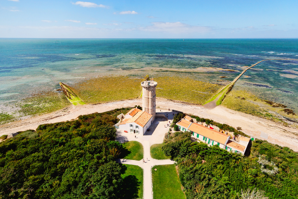 1105-phare-des-baleines-il-de-re-charente-maritime.jpg