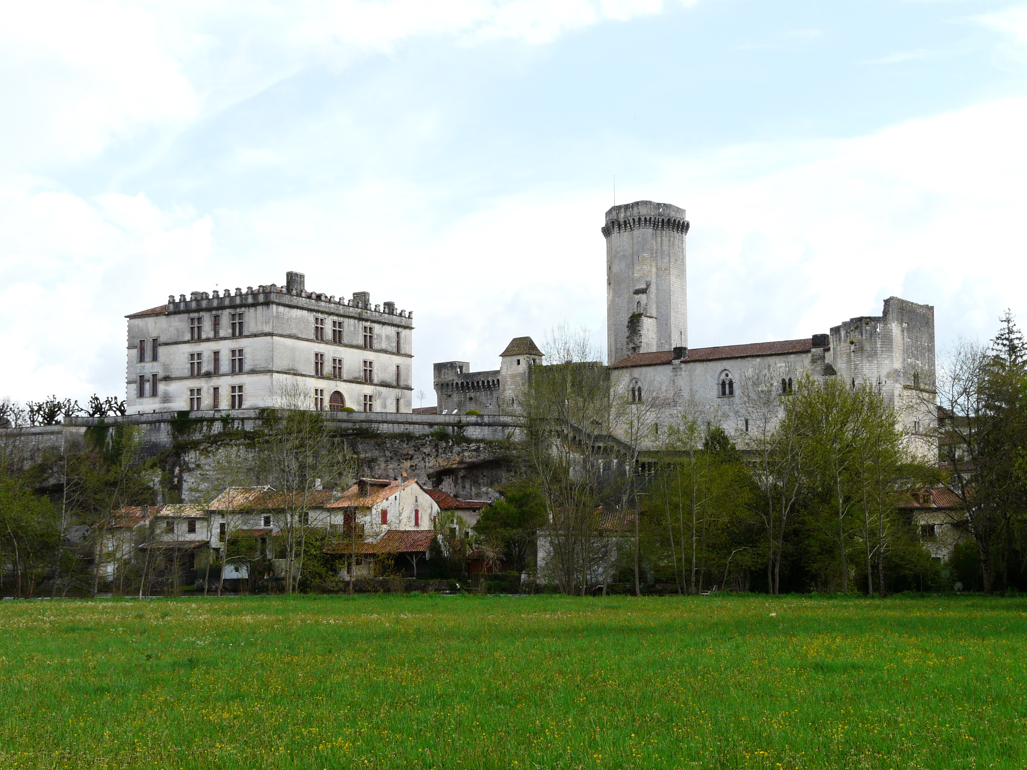 1177-chateau-de-bourdeilles-perigord-vert-dordogne.jpg