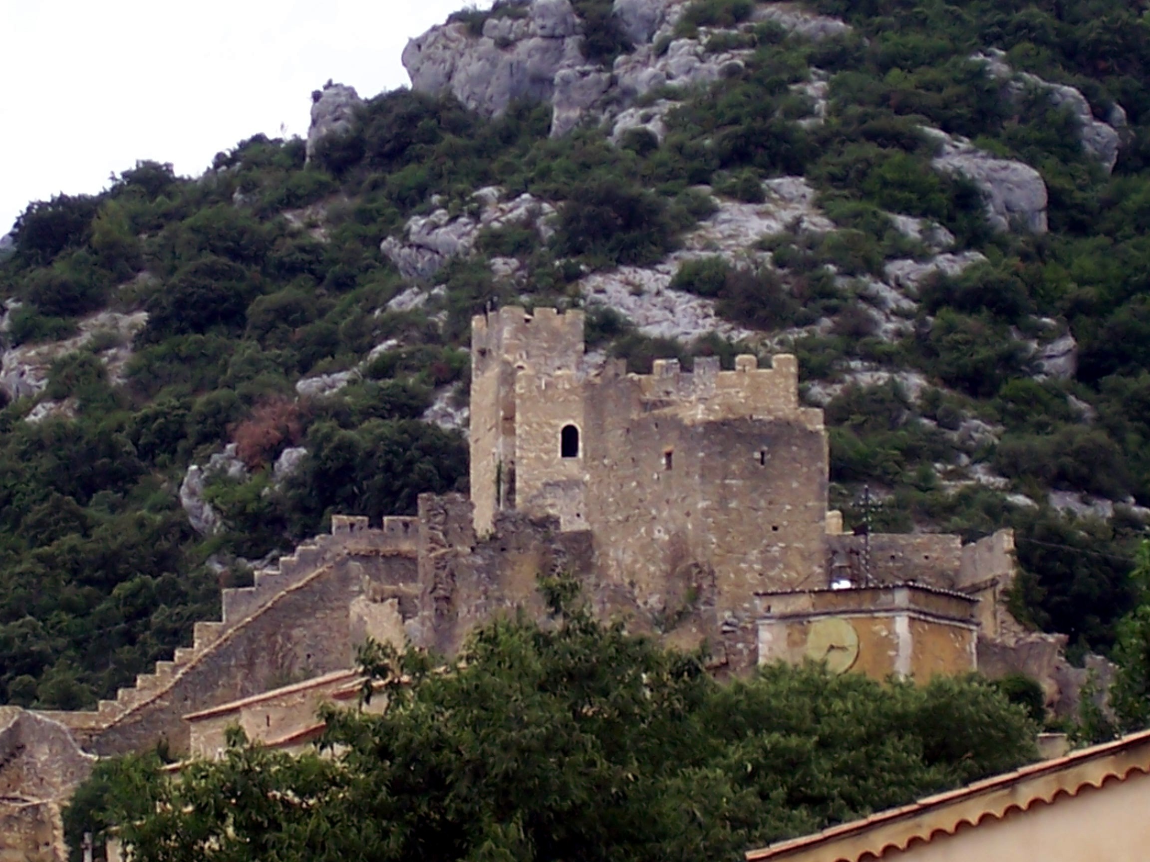 1182-cite-medievale-saint-montan-chateau-ardeche.jpg