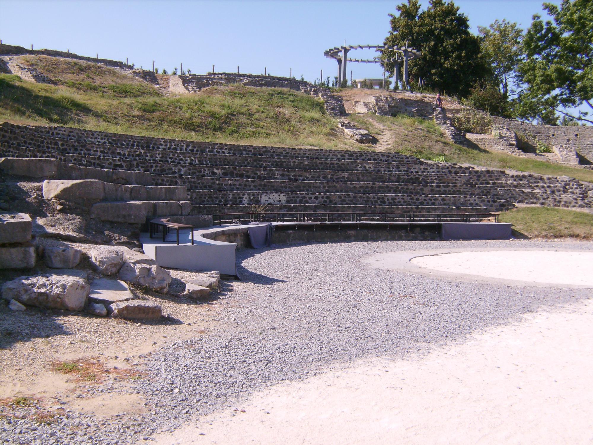 1226-musee-site-archelogique-d-alba-la-romaine-ardeche.jpg