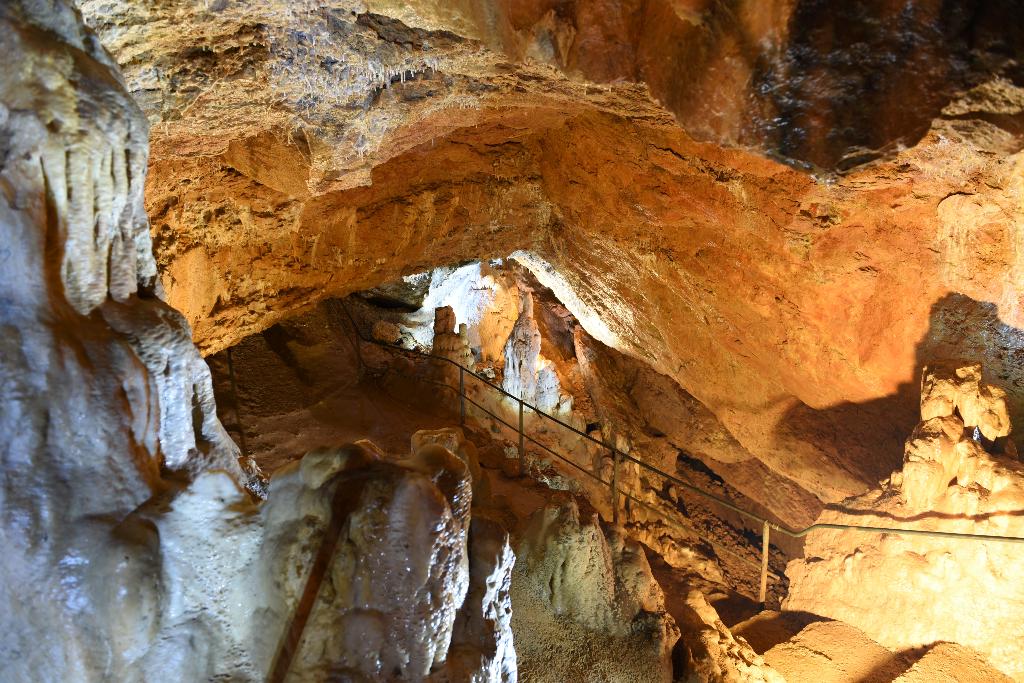 1276-grottes-de-blanot-saone-et-loire.jpg