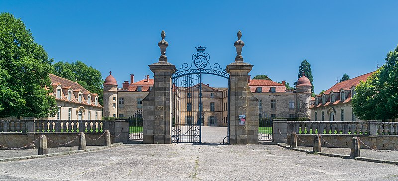 1361-chateau-de-parentignat-puy-de-dome-auvergne-rhone-alpes.jpg