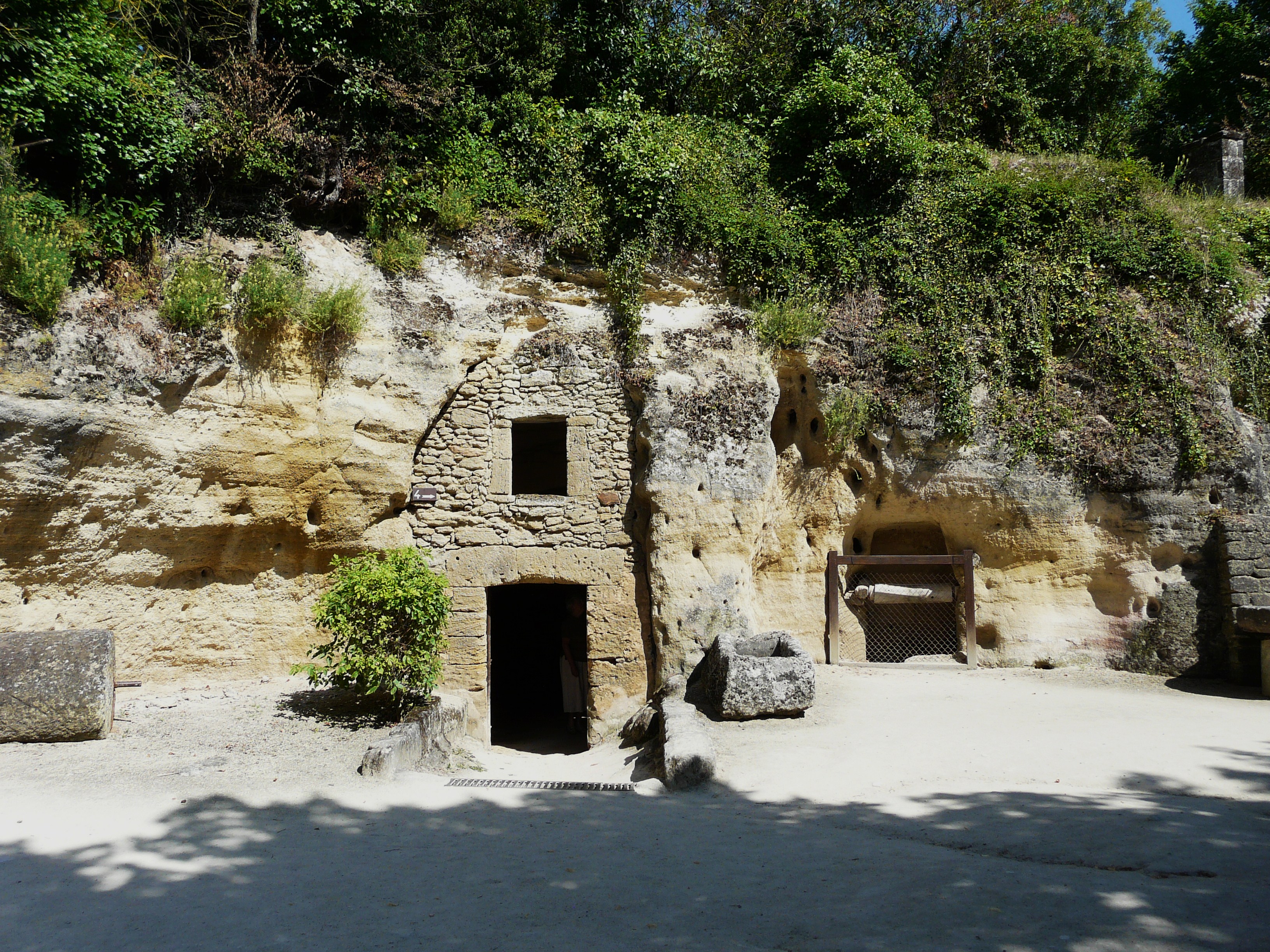 1431-louresse-rochemenier_site_troglodytique_49.jpg