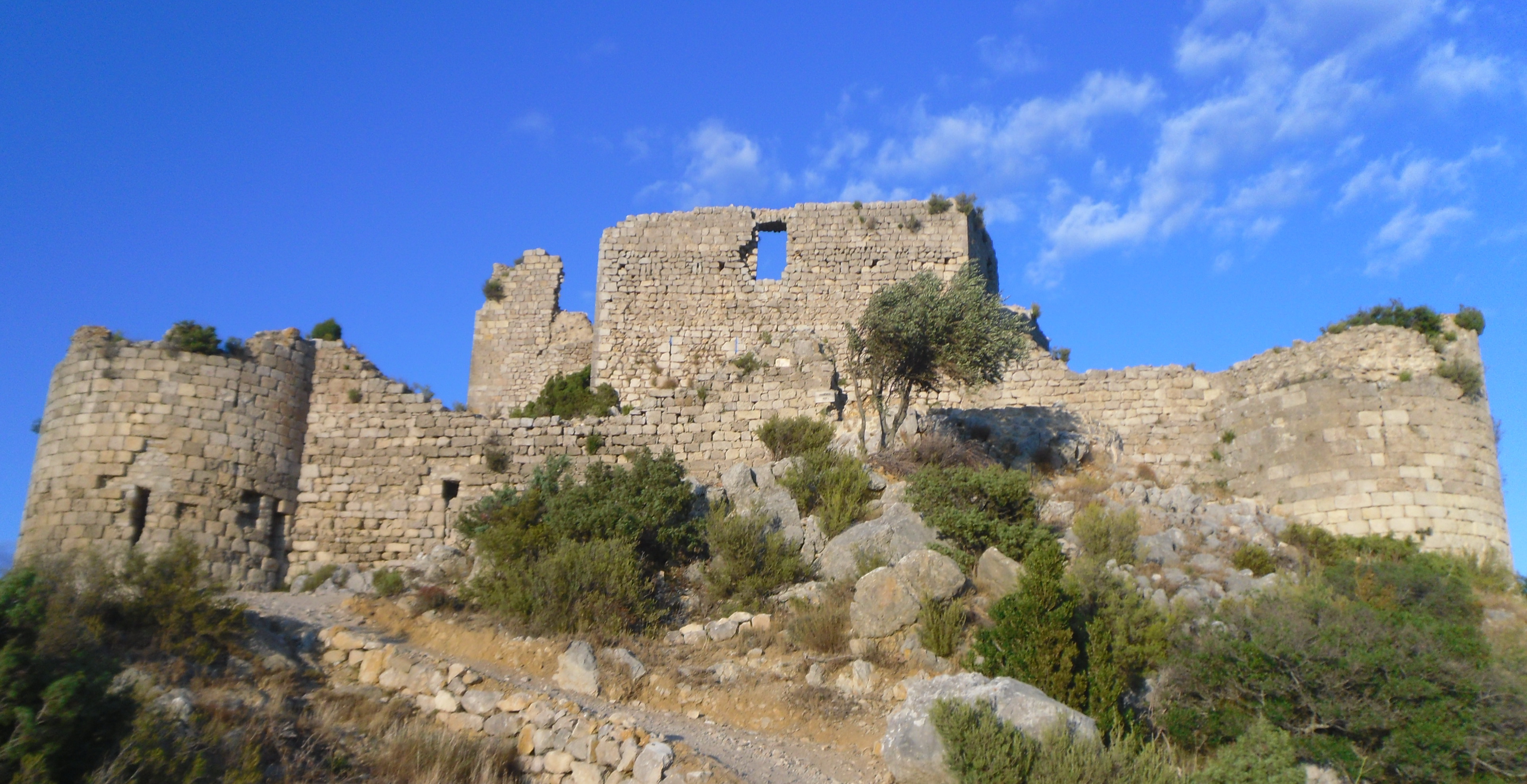 1543-chateau-d-aguilar-tuchan-aude.jpg