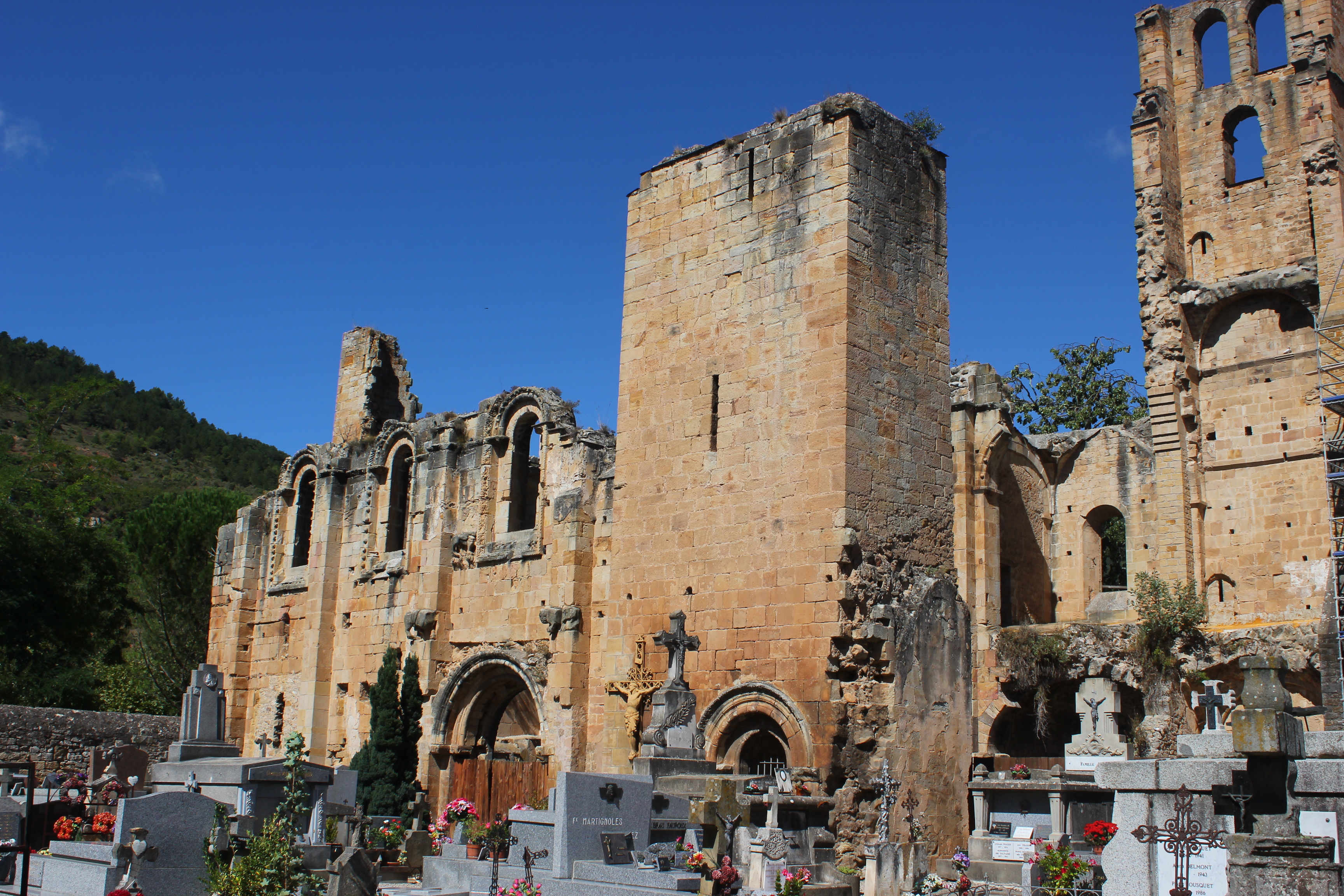 1572-abbaye-alet-les-bains-aude.jpg