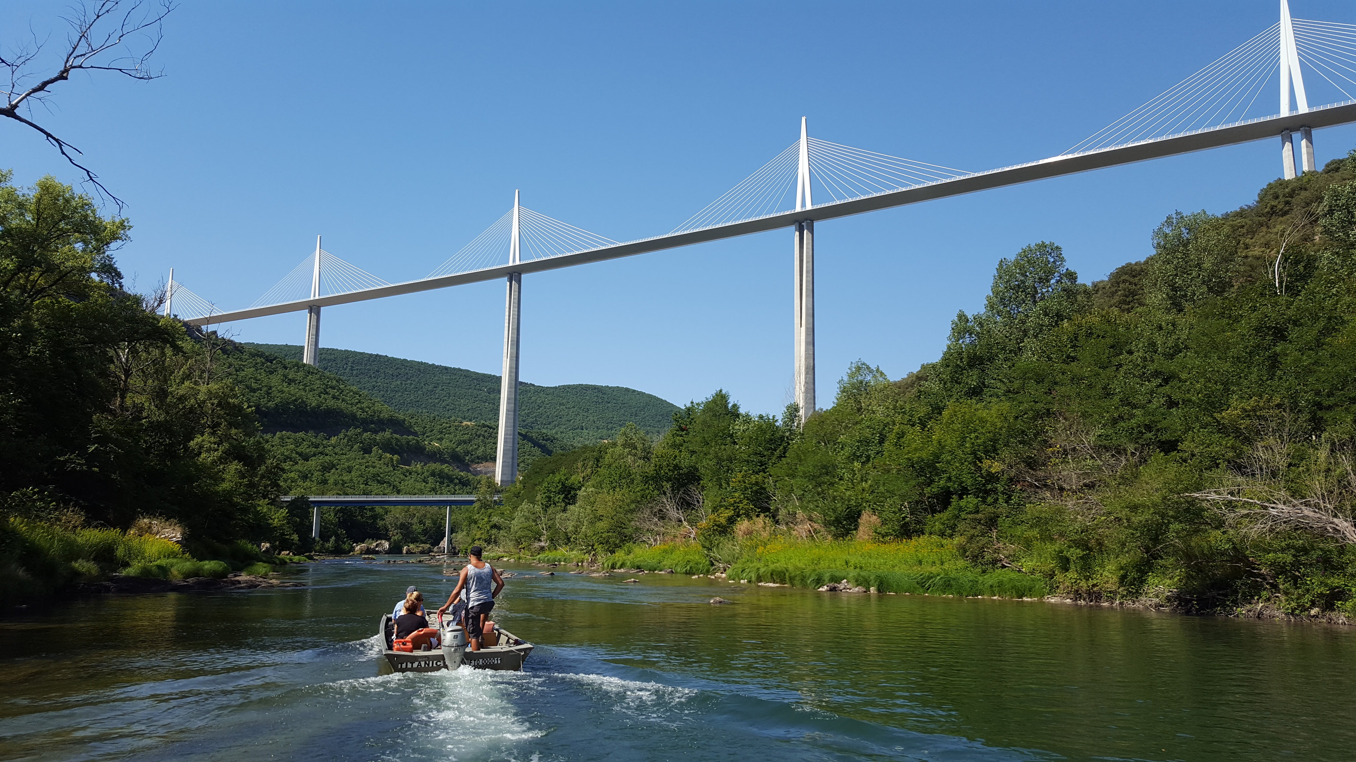 1627-bateliers-du-viaduc-aveyron.jpg