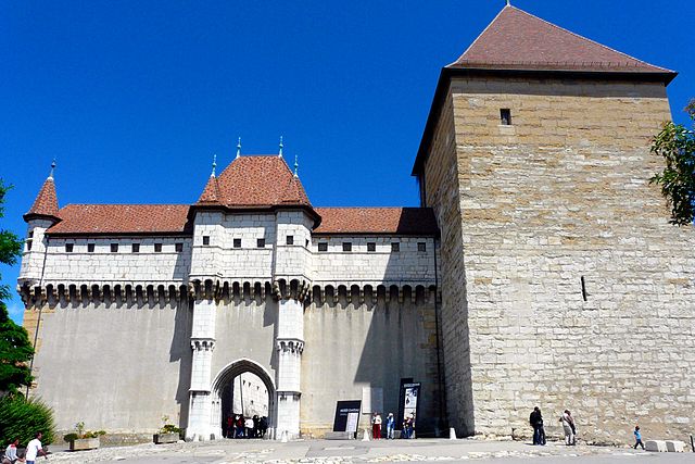 1693-chateau-musee-annecy-entree-haute-savoie.jpg