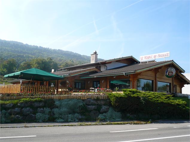 1697-le-temple-du-fromage-lugrin-haute-savoie.jpg