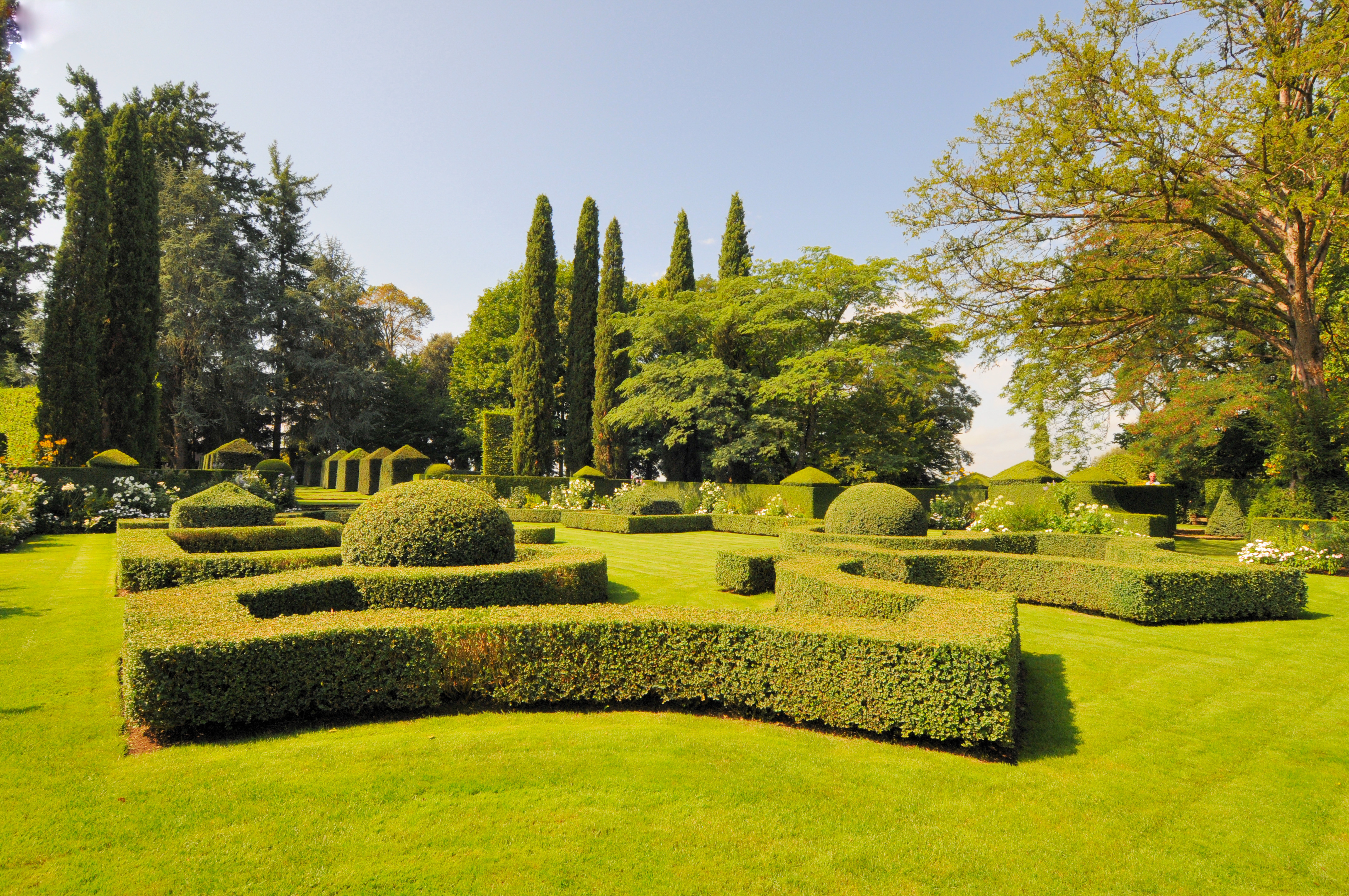 1701-les_jardins_du_manoir_d_eyrignac_-salignac-eyvigues-dordogne-nouvelle-aquitaine.jpg