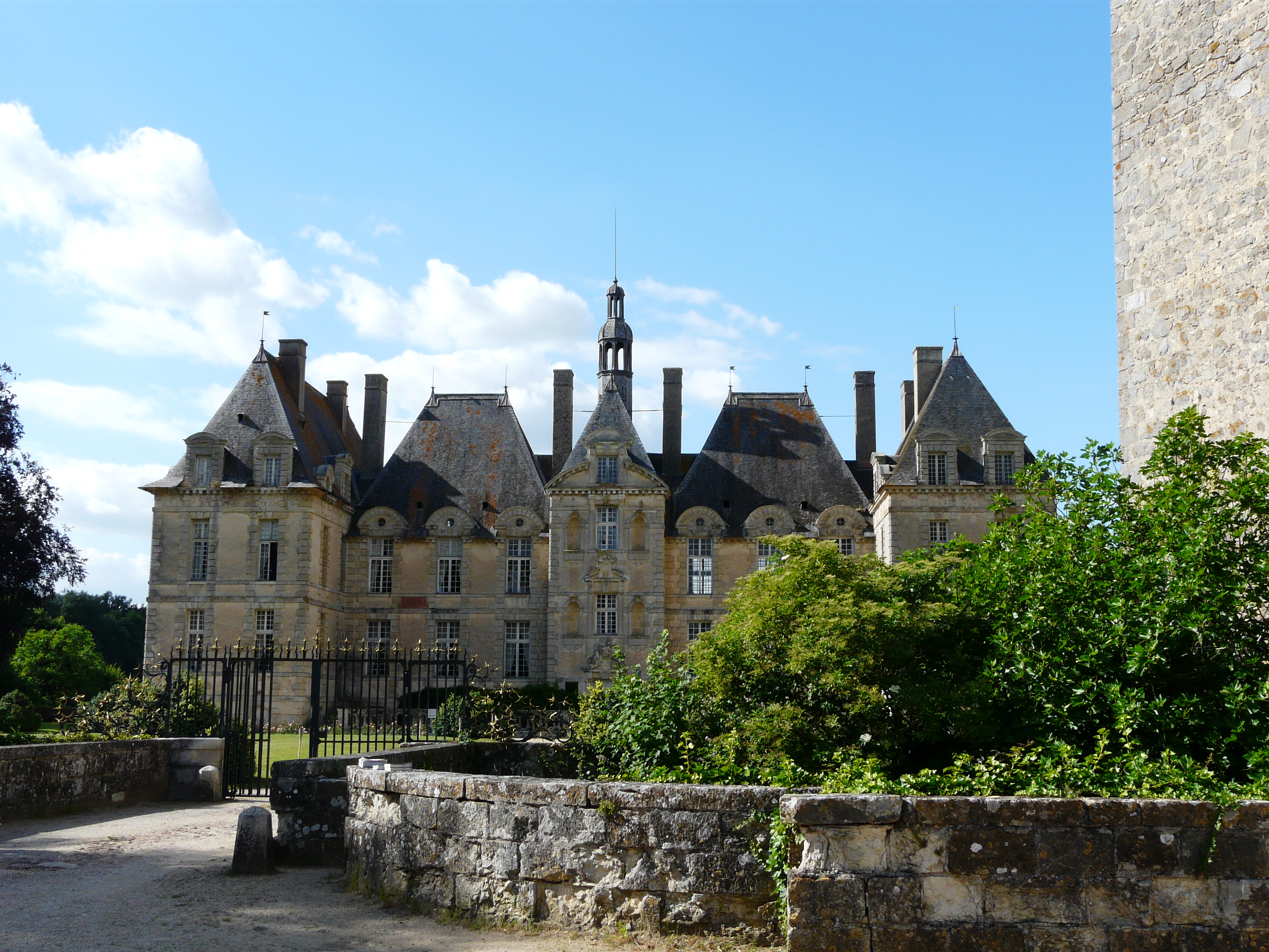 1894-saint-loup-sur-thouet_chateau_79.jpg