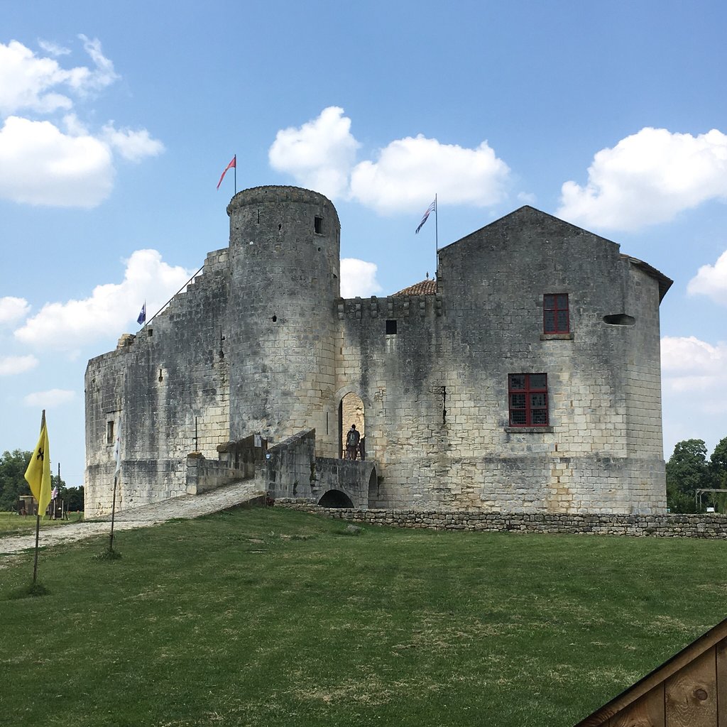 1962-chateau-saint-jean-d-angle-charente-maritime.jpg