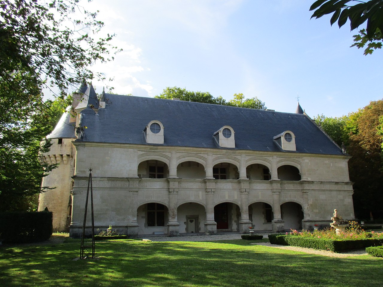 1964-chateau-de-dampierre-sur-boutonne.jpg