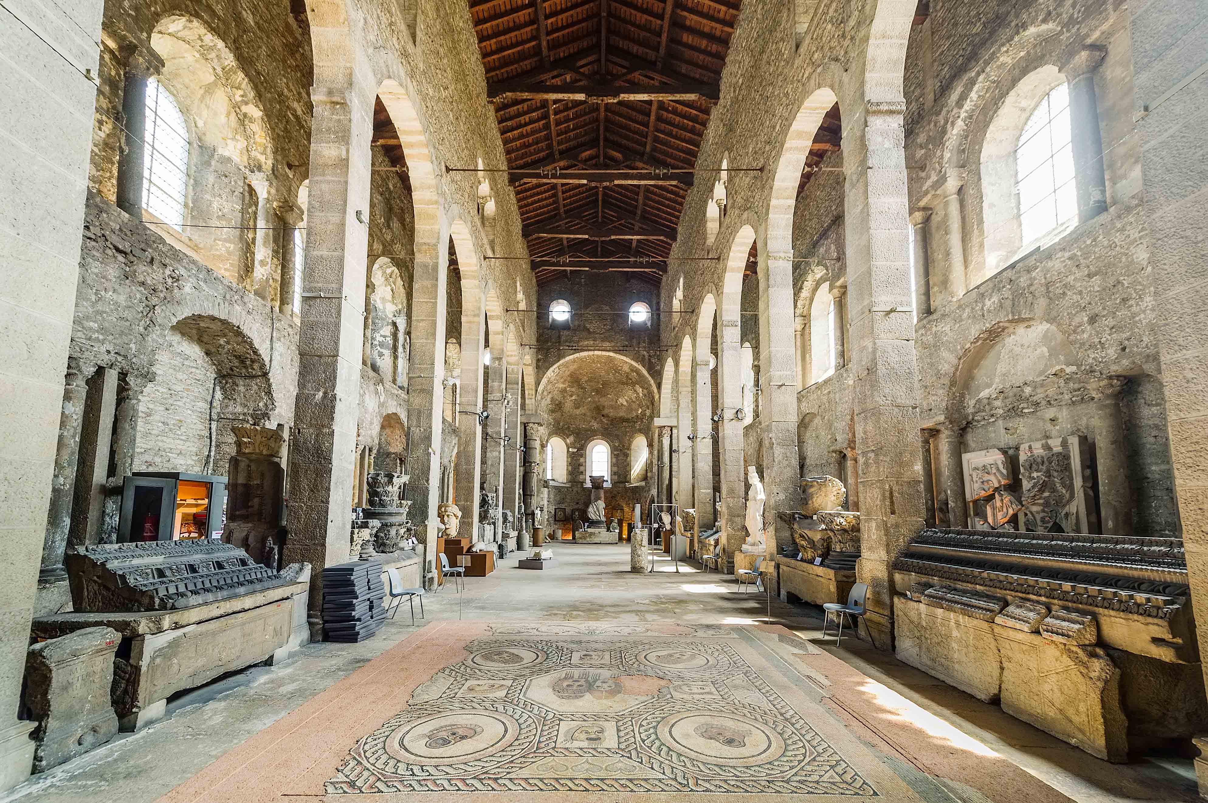 1981-musee_archeologique_Eglise_de_saint-pierre-vienne-isere-auvergne-rhone-alpes.jpg