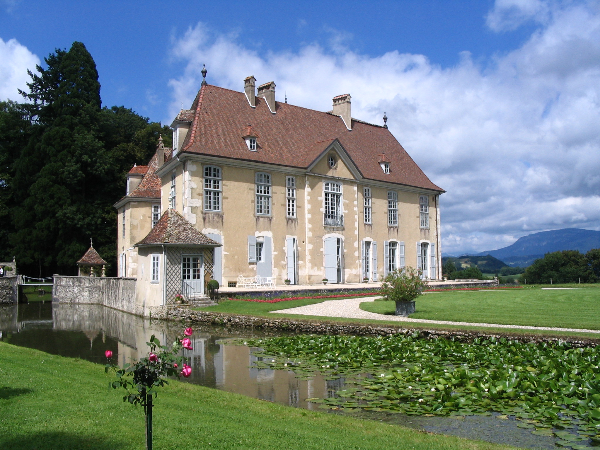 1998-chateau_de_longpra-saint-geoire-en-valdaine-isere-auvergne-rhone-alpes.jpg
