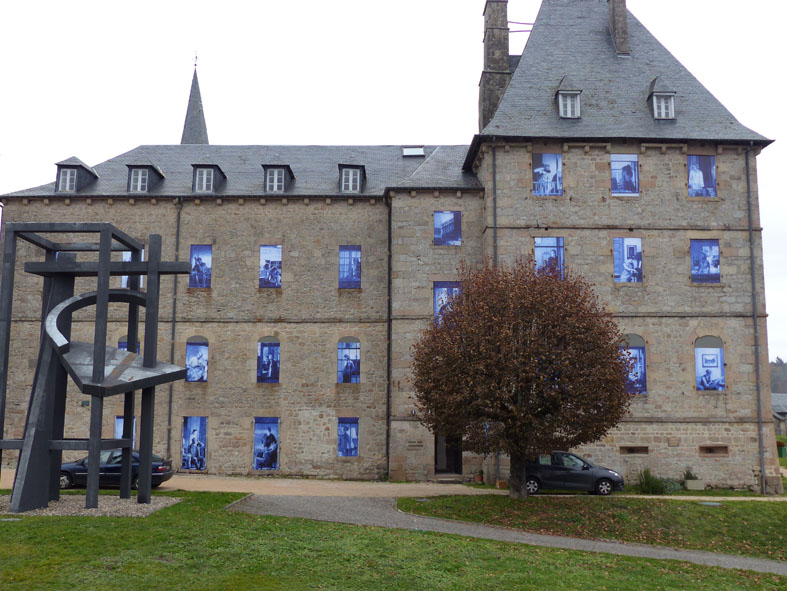 2028-abbaye-saint-andre-centre-art-contremporain-meymac-correze.jpg