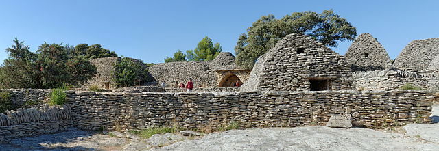 2057-village-des-bories-vaucluse.jpg