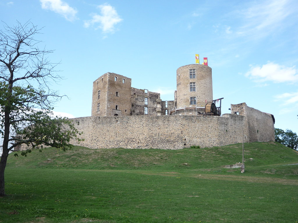 2100-chateau_montrond-les-bains_loire-auvergne-rhone-alpes.jpg