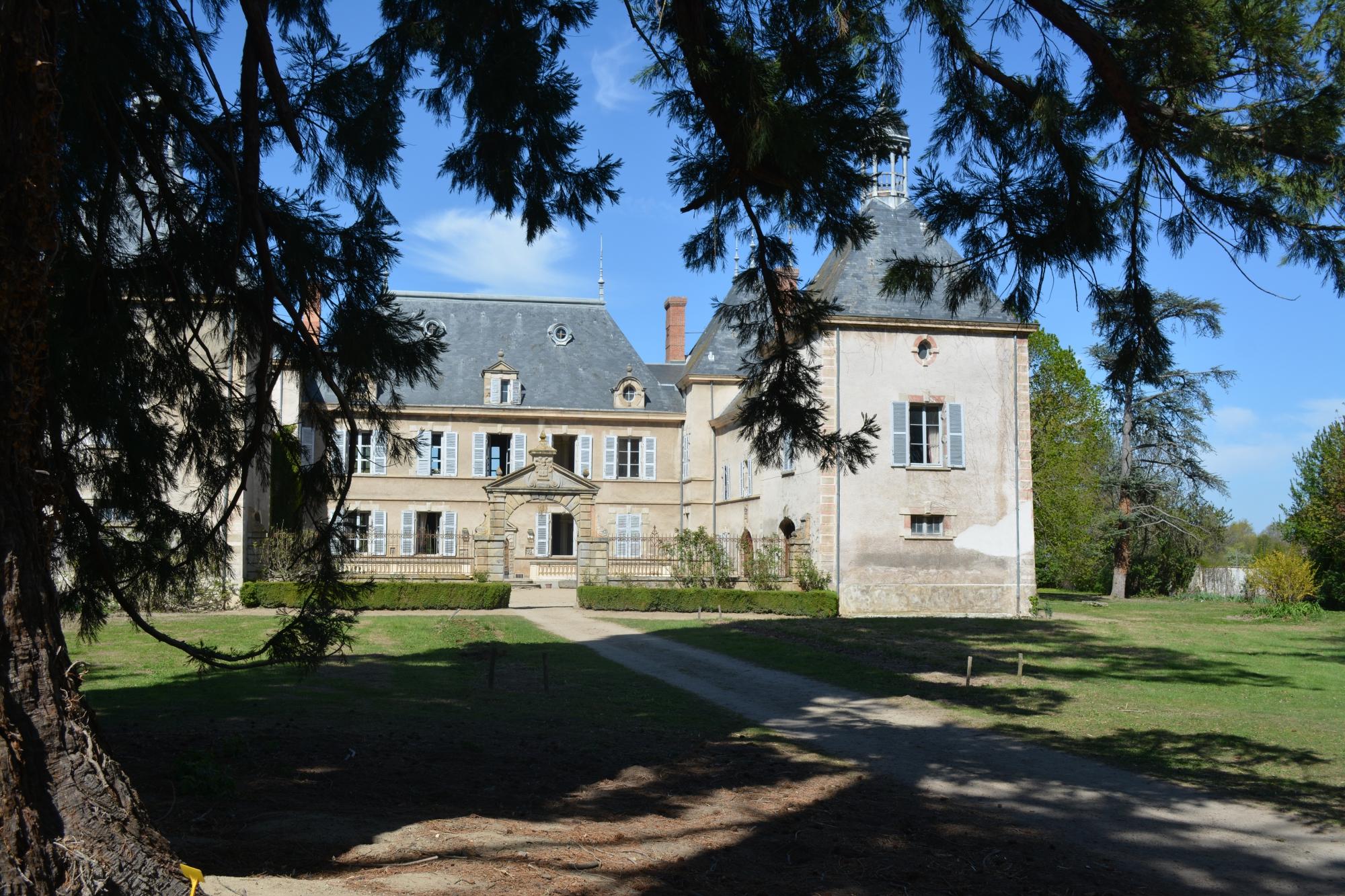 2102-chateau-de-vaugirard-champdieu-loire-auvergne-rhone-alpes.jpg