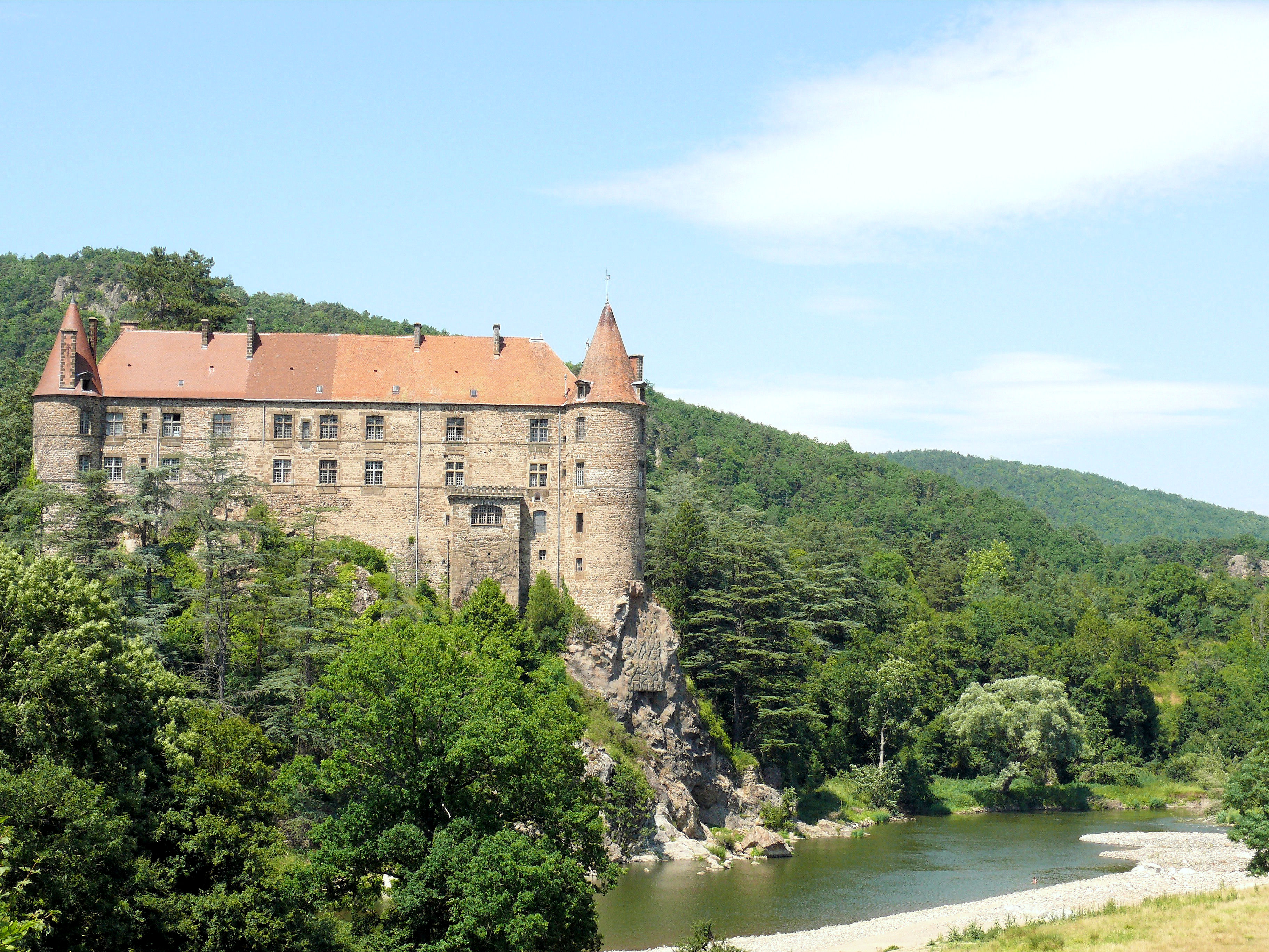 2108-chateau_de_lavoute-polignac_lavoute-sur-loire_haute-loire-auvergne-rhone-alpes.jpg